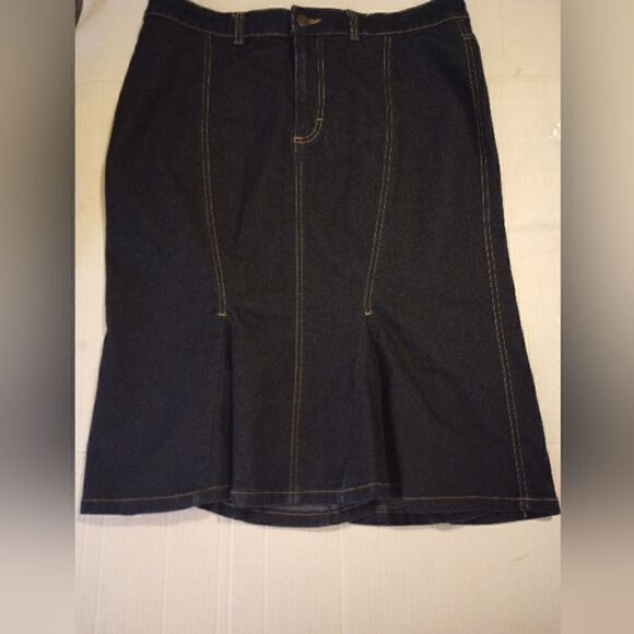 Apostrophe ruffle hem dark wash denim skirt - Picture 2 of 9